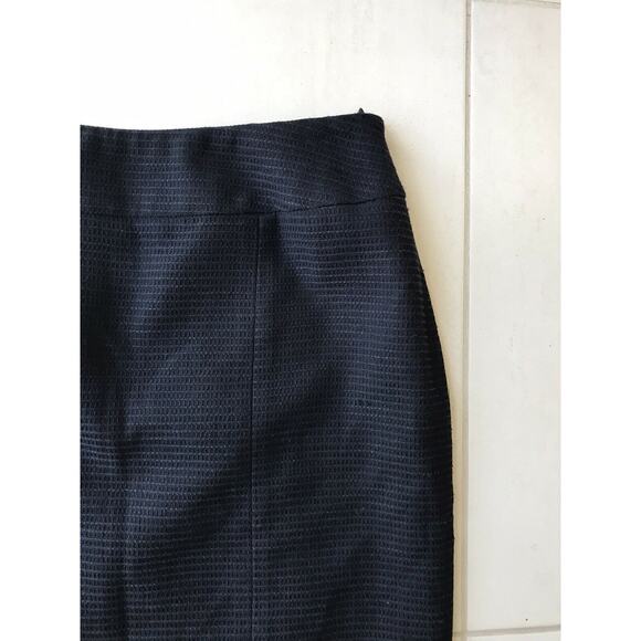 Lafayette 148 New York Wool Blend Straight Skirt FLAW - Picture 3 of 12